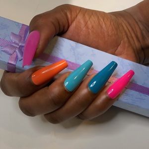 Press on nails